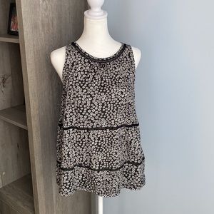 Old Navy black & white tank with keyhole back closure. Medium.
